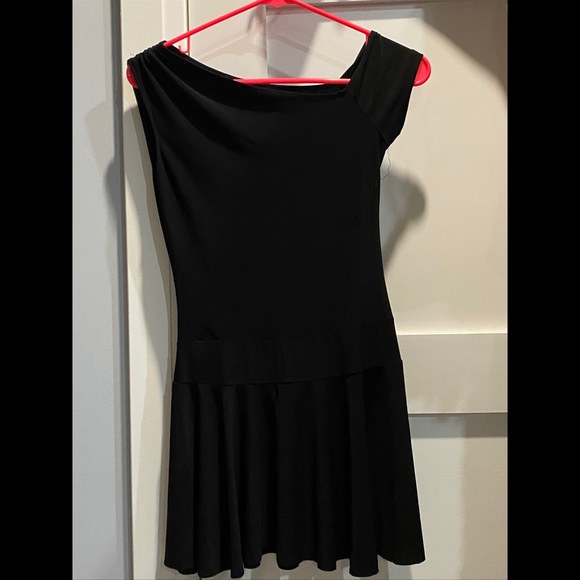 Black Dress - Picture 3 of 4